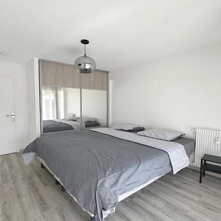 Charming 2 , 52 M2, Very Spacious, Bright And Near Sea Martinez Apartment Cannes