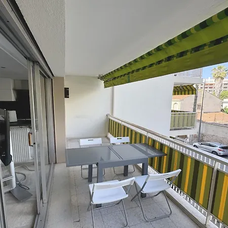 Charming 2 , 52 M2, Very Spacious, Bright And Near Sea Martinez * Cannes