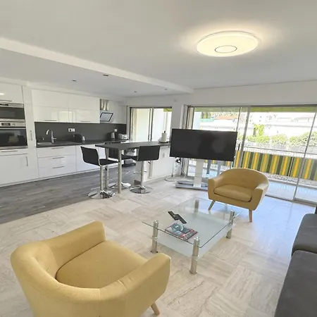 Apartment Charming 2 , 52 M2, Very Spacious, Bright And Near Sea Martinez