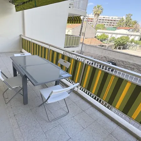 Apartment Charming 2 , 52 M2, Very Spacious, Bright And Near Sea Martinez *